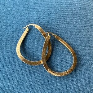 Beautiful 14kt Italian Hoop Earrings!